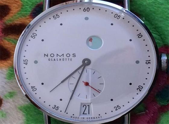 NOMOS手表電池使用時間